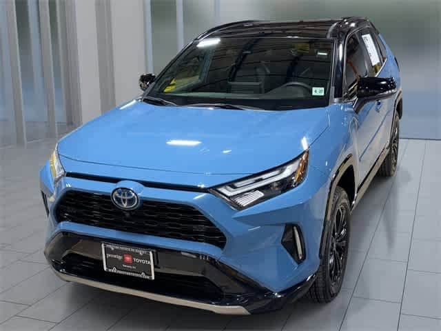 Thumbnail: 2022 Toyota RAV4 - 1