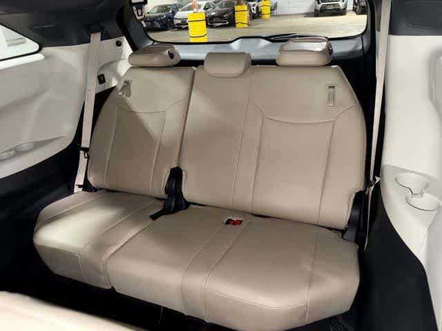 Thumbnail: 2023 Toyota Sienna - 18