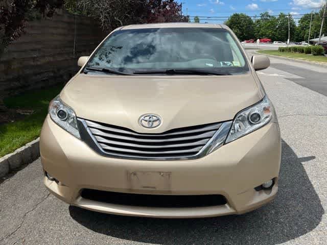 Thumbnail: 2011 Toyota Sienna - 2
