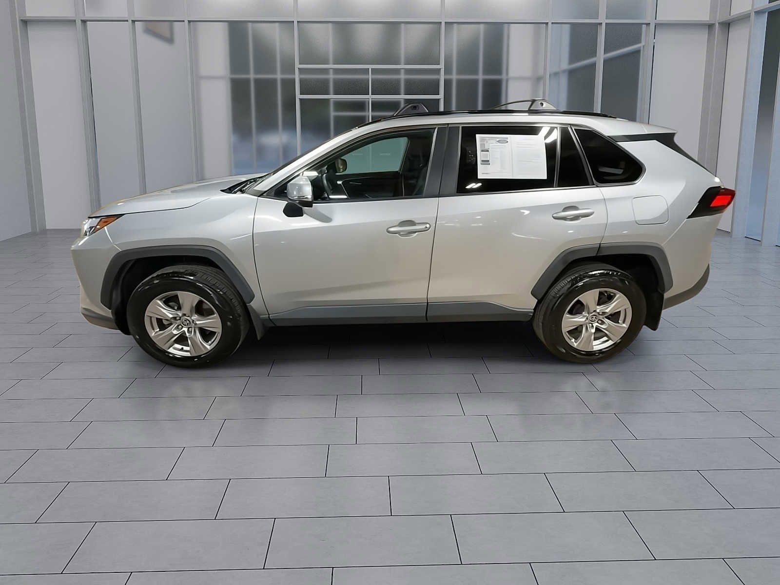 Thumbnail: 2022 Toyota RAV4 - 5