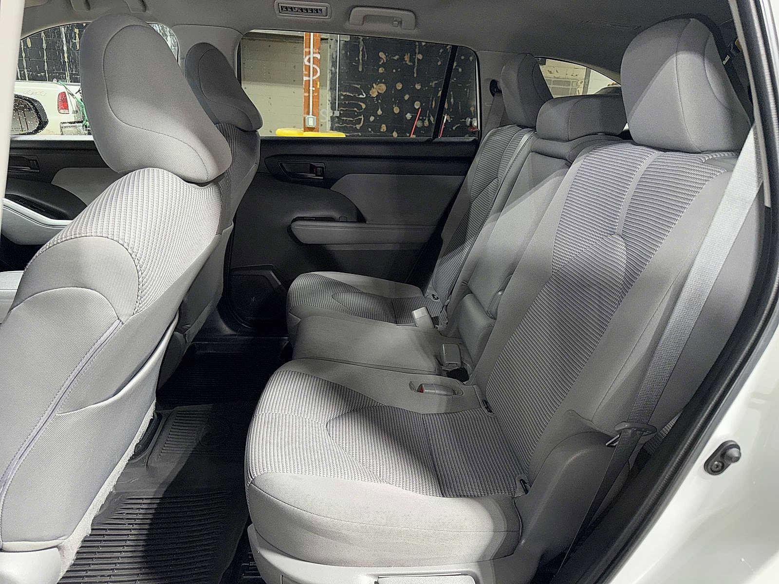 Thumbnail: 2023 Toyota Highlander - 17