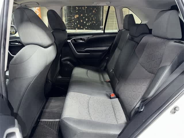 2023 Toyota RAV4 XLE 17