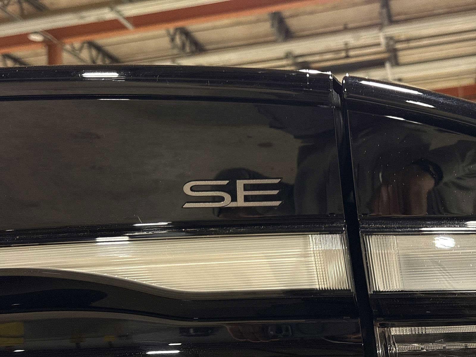 Thumbnail: 2024 Toyota Prius Prime - 26