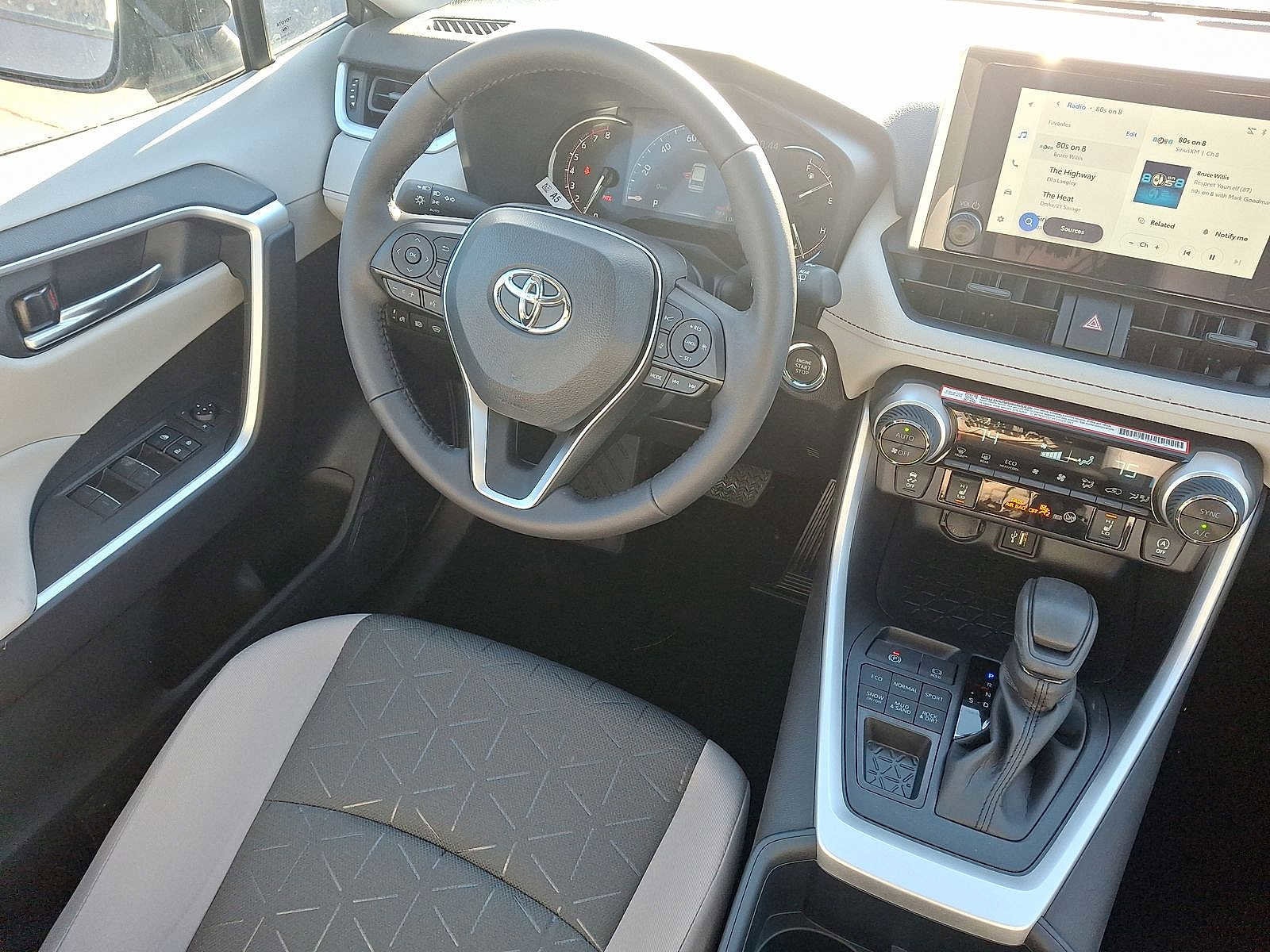 Thumbnail: 2025 Toyota RAV4 - 15