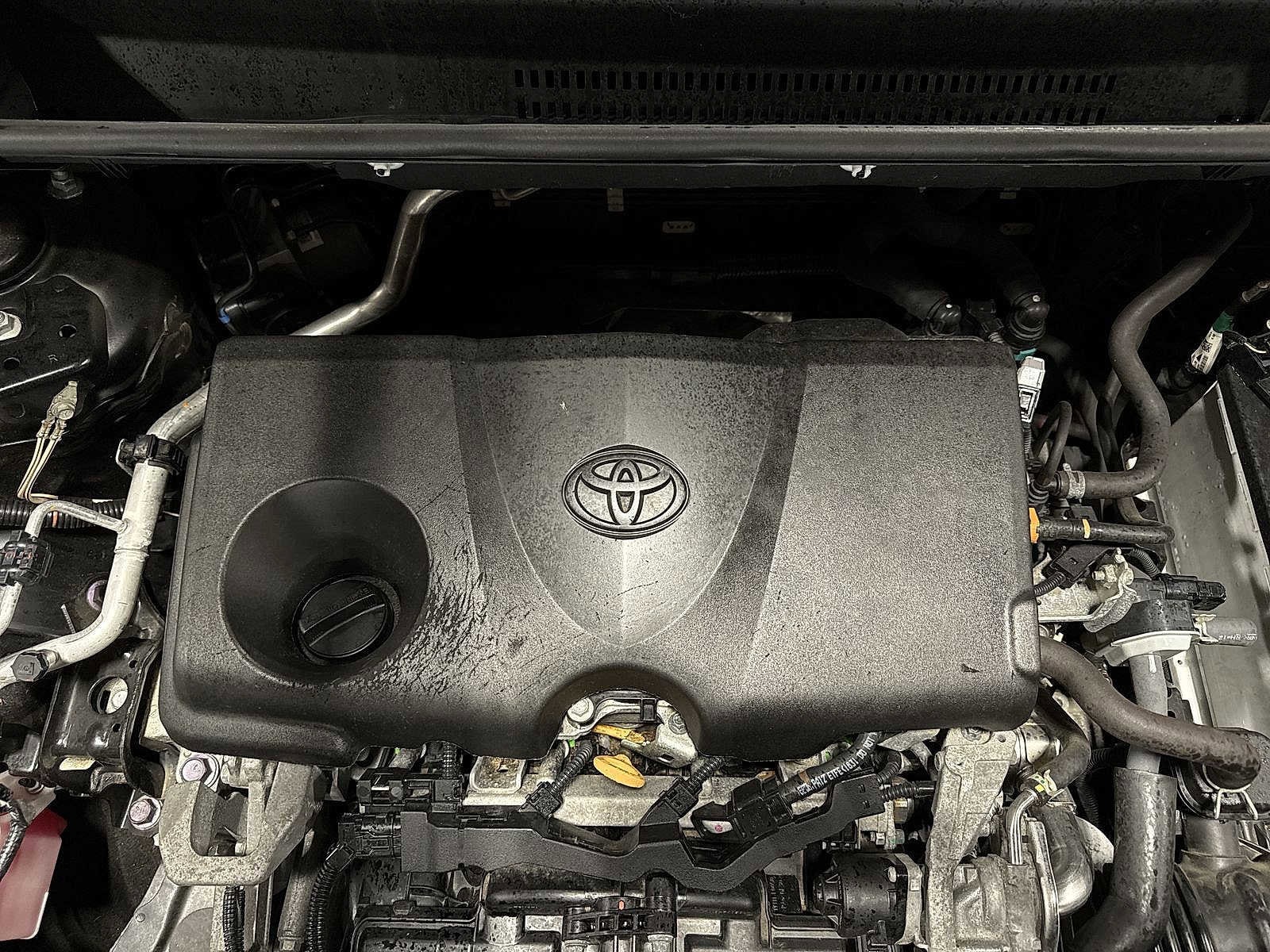 Thumbnail: 2021 Toyota RAV4 - 12