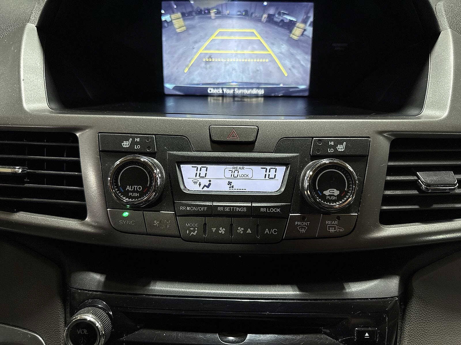 Thumbnail: 2015 Honda Odyssey - 21