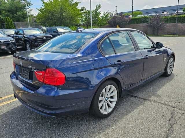 Thumbnail: 2011 BMW 3 Series - 4