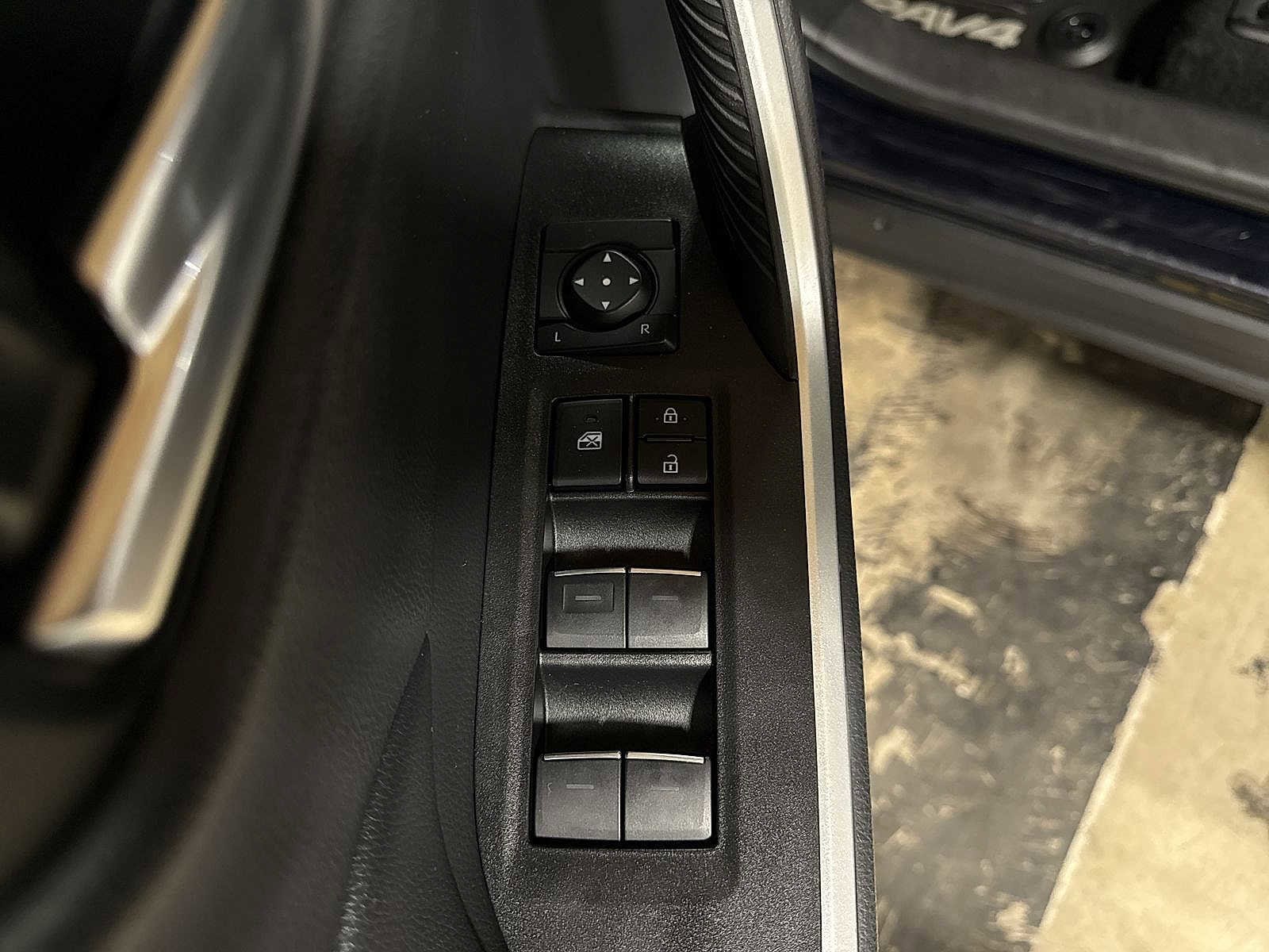 Thumbnail: 2024 Toyota RAV4 - 22