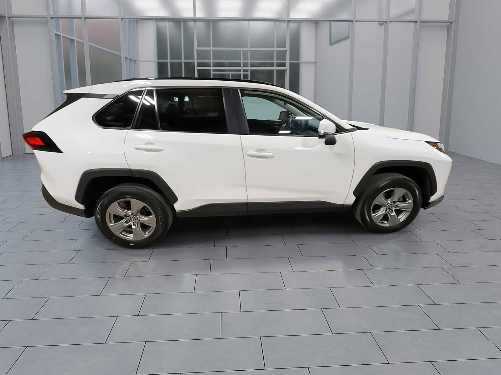 Thumbnail: 2022 Toyota RAV4 - 9