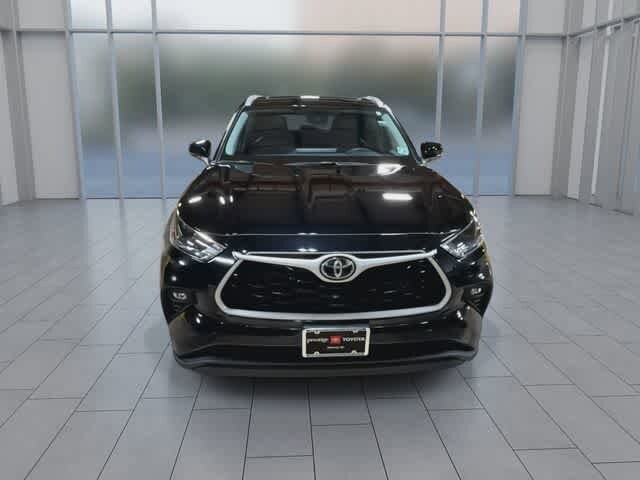 Thumbnail: 2025 Toyota Highlander - 3