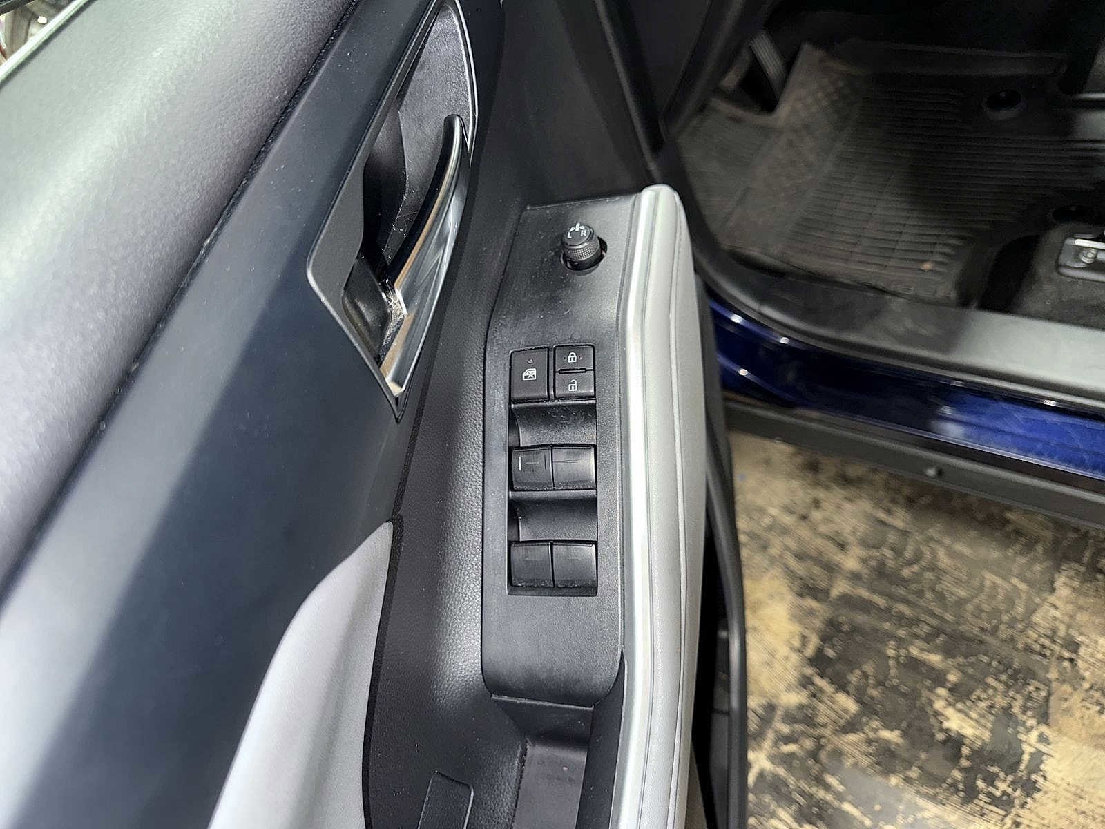 Thumbnail: 2023 Toyota Highlander - 23