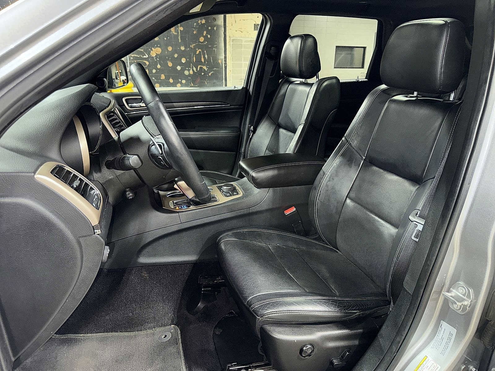 Thumbnail: 2017 Jeep Grand Cherokee - 15