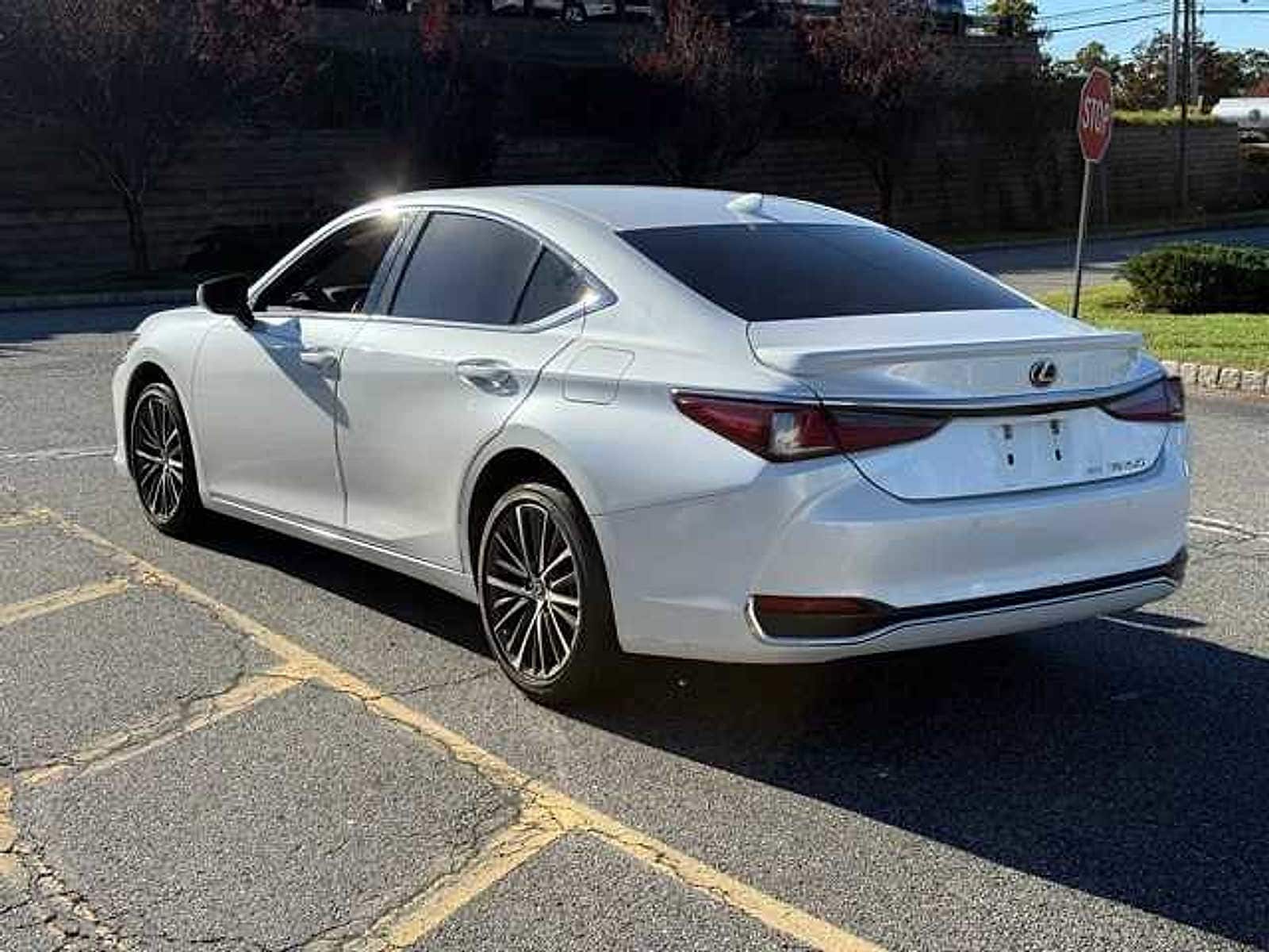 Thumbnail: 2023 Lexus ES - 6