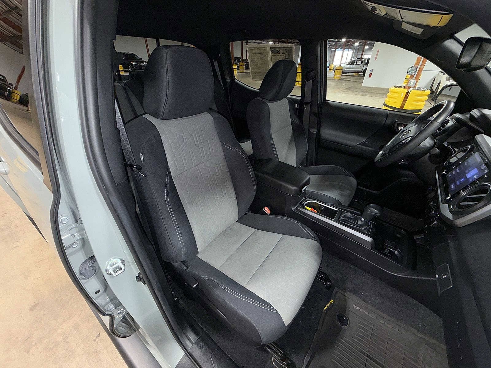 Thumbnail: 2022 Toyota Tacoma - 16