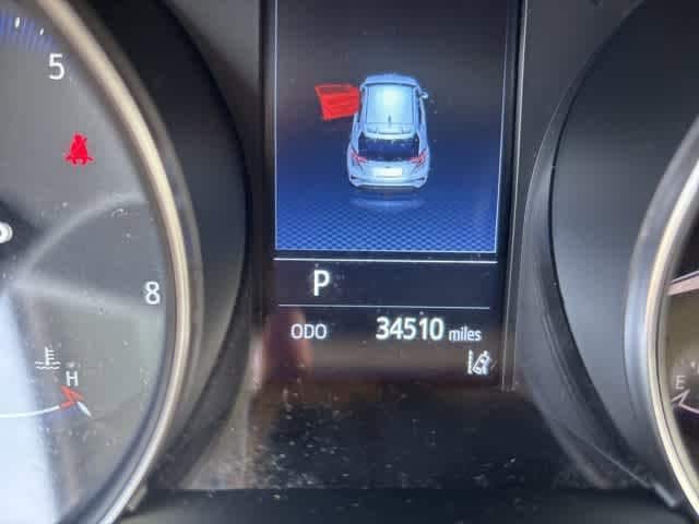 2021 Toyota C-HR LE 8