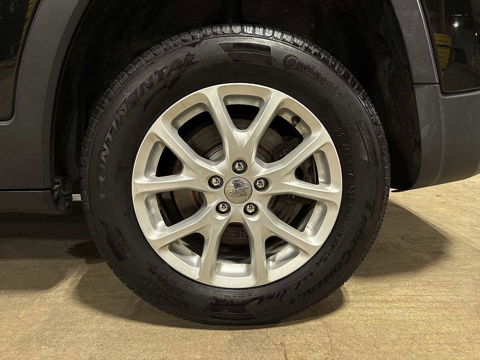 Thumbnail: 2015 Jeep Cherokee - 10