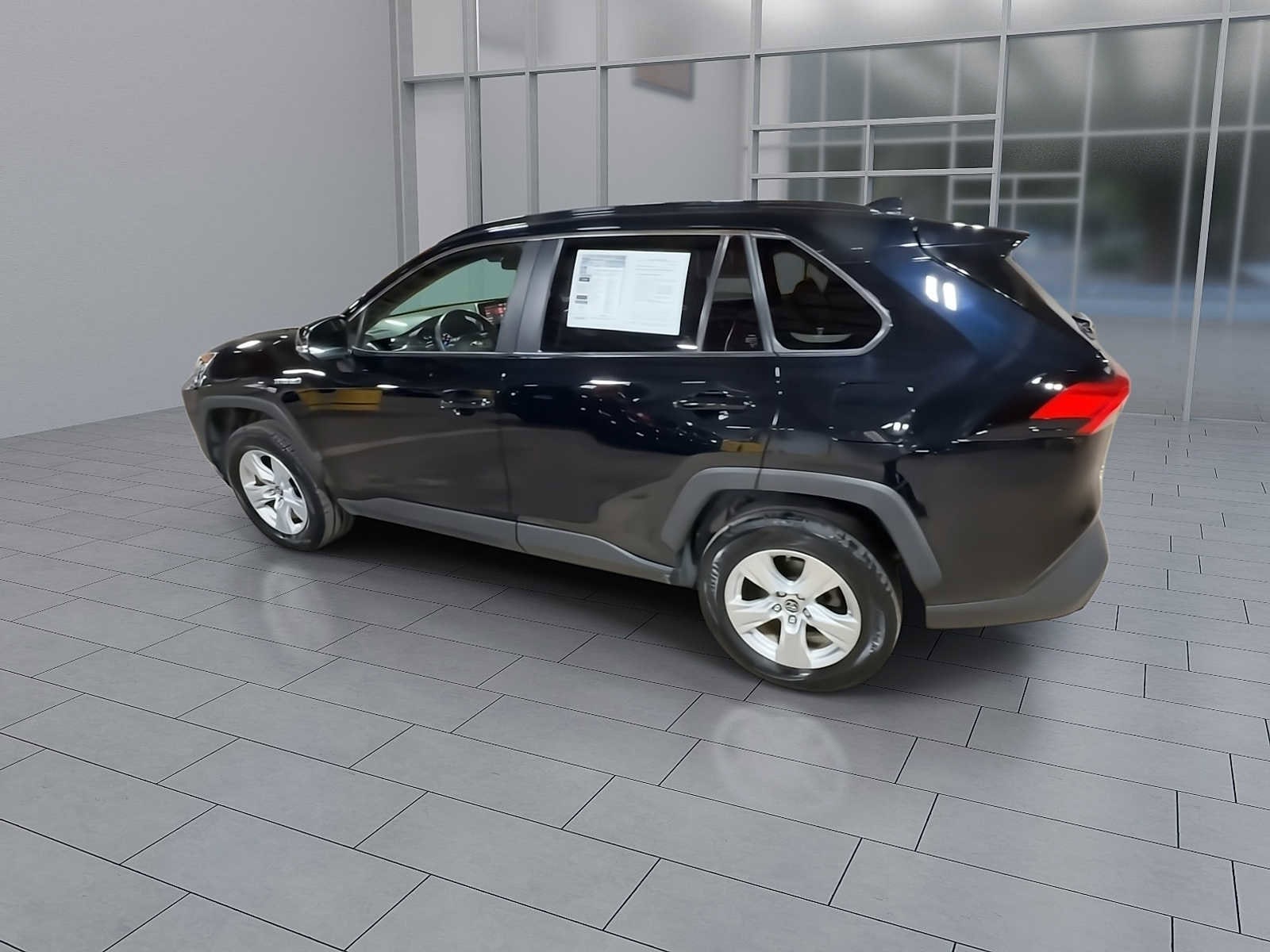 Thumbnail: 2019 Toyota RAV4 - 6