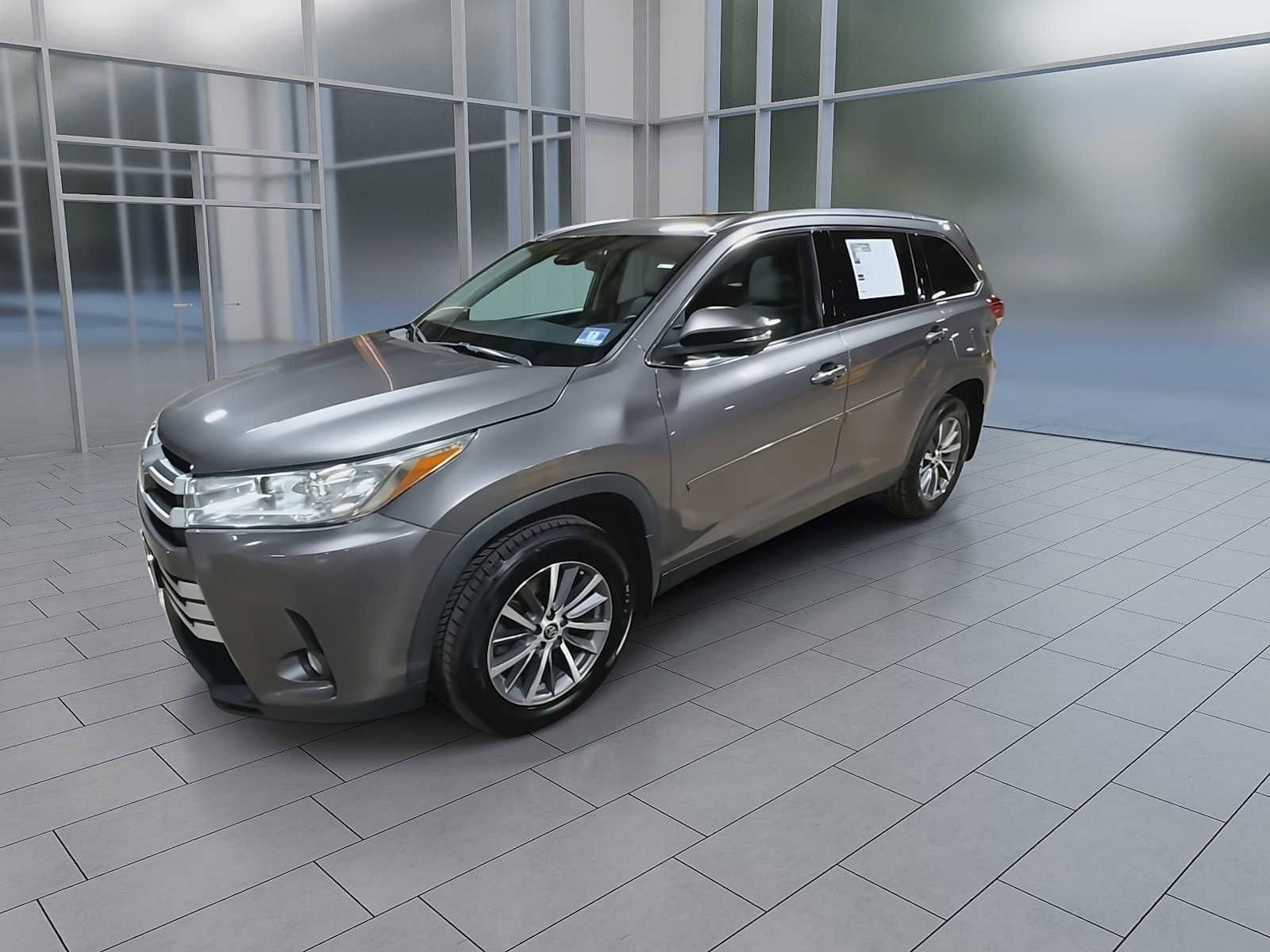 Thumbnail: 2019 Toyota Highlander - 4