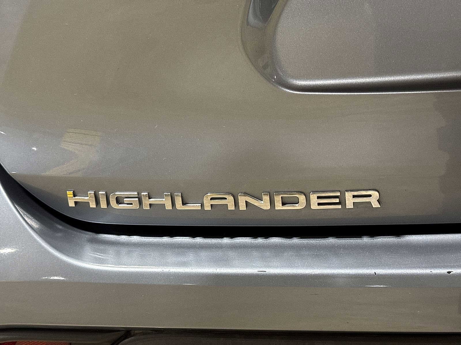 Thumbnail: 2023 Toyota Highlander - 26