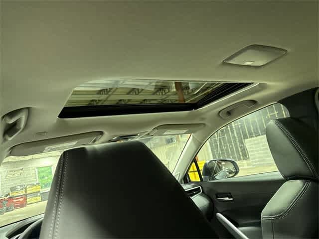 2024 Toyota Corolla Cross XLE 24