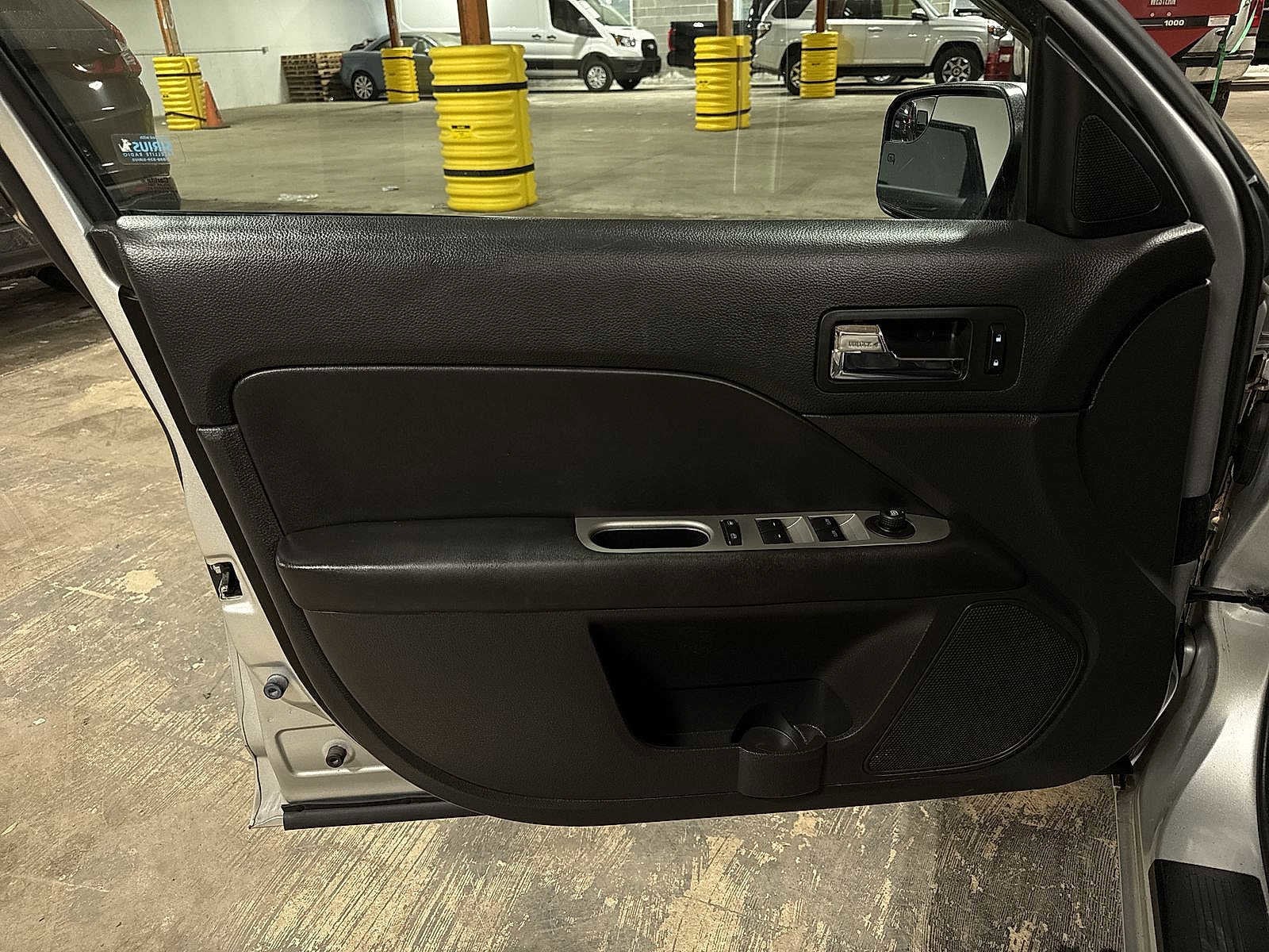 Thumbnail: 2012 Ford Fusion - 27