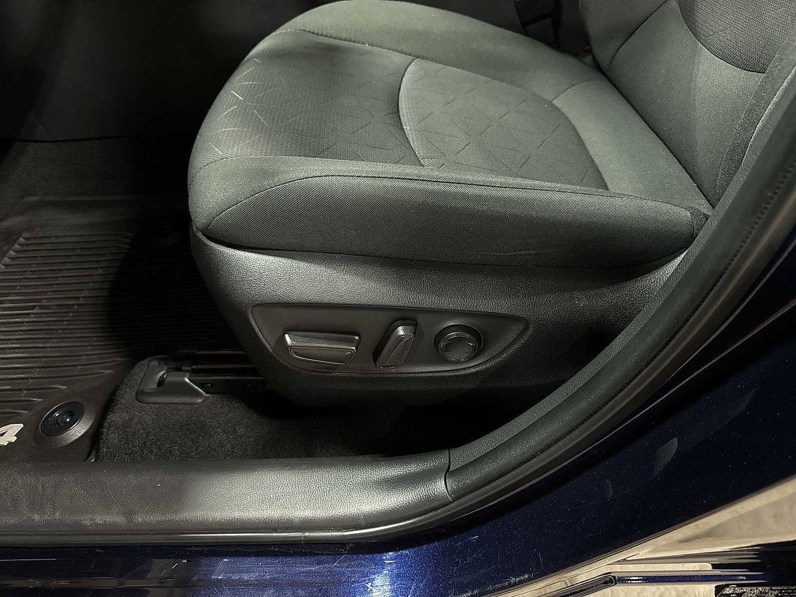 Thumbnail: 2024 Toyota RAV4 - 23