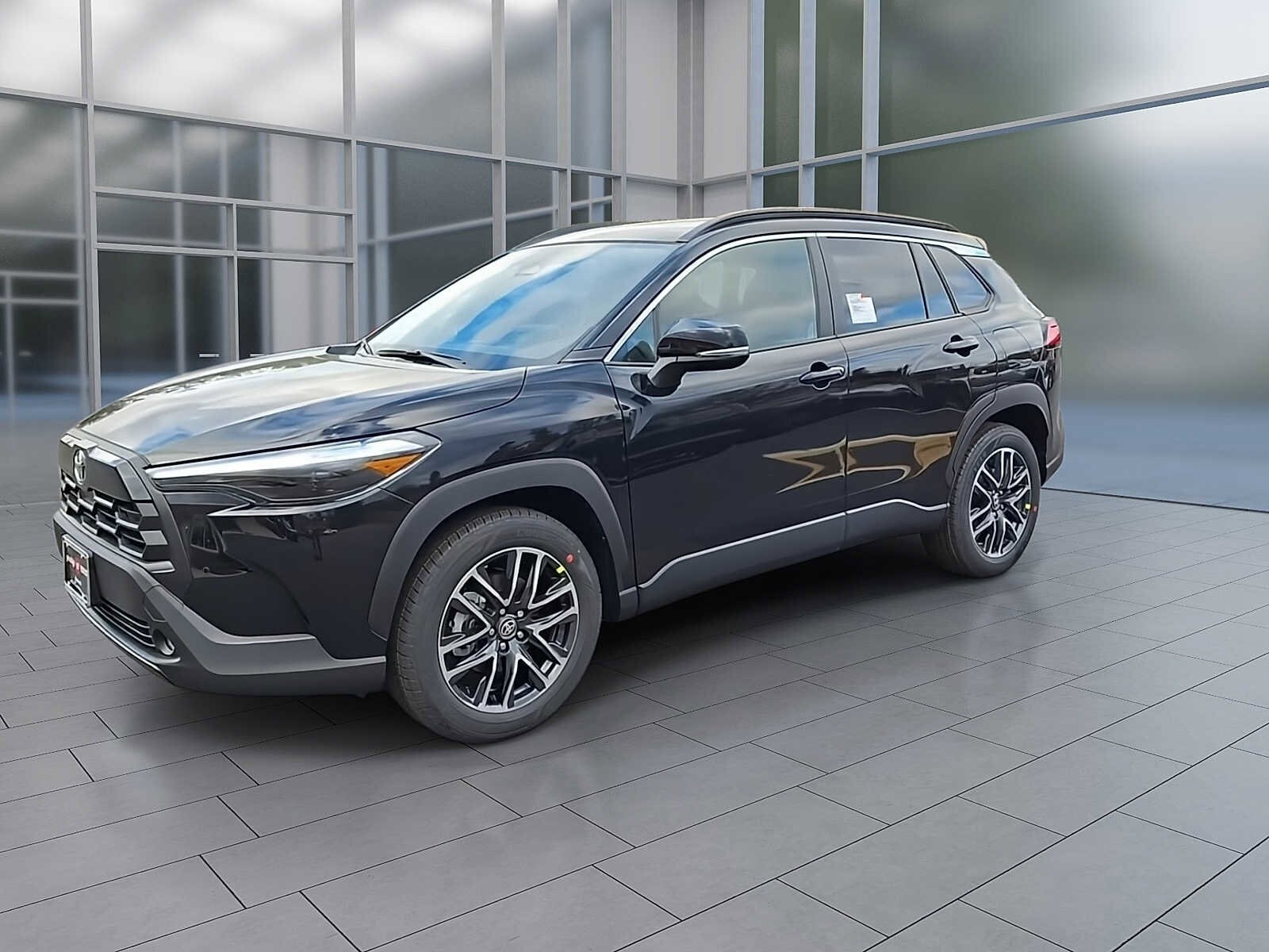 2026 Toyota Corolla Cross XLE photo 3