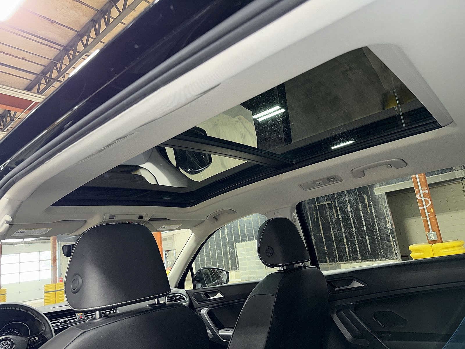 Thumbnail: 2021 Volkswagen Tiguan - 25