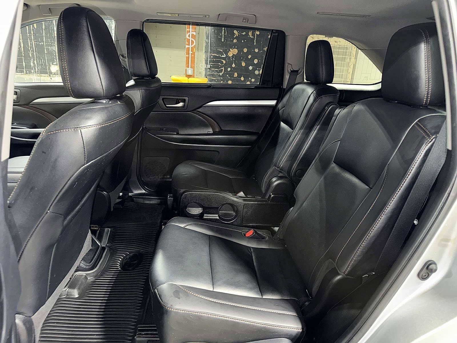 Thumbnail: 2019 Toyota Highlander - 17