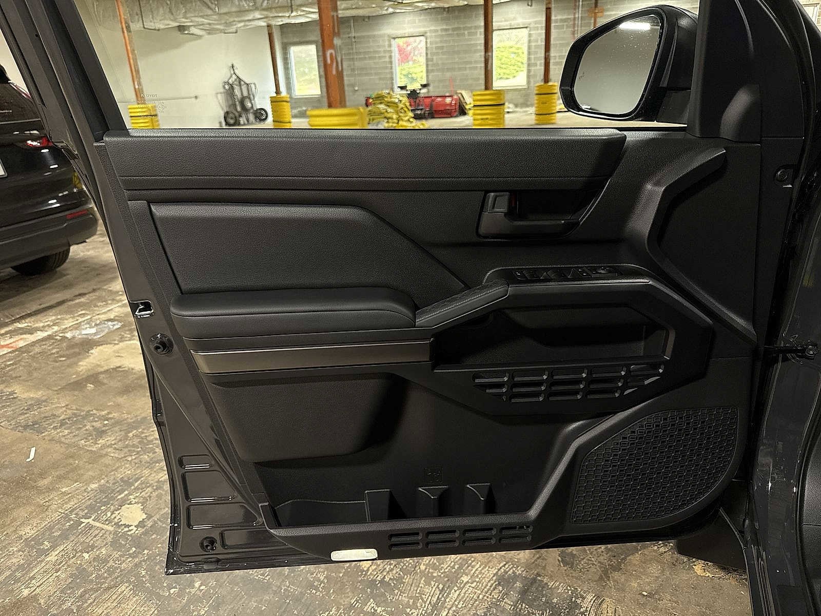 Thumbnail: 2025 Toyota 4Runner - 28