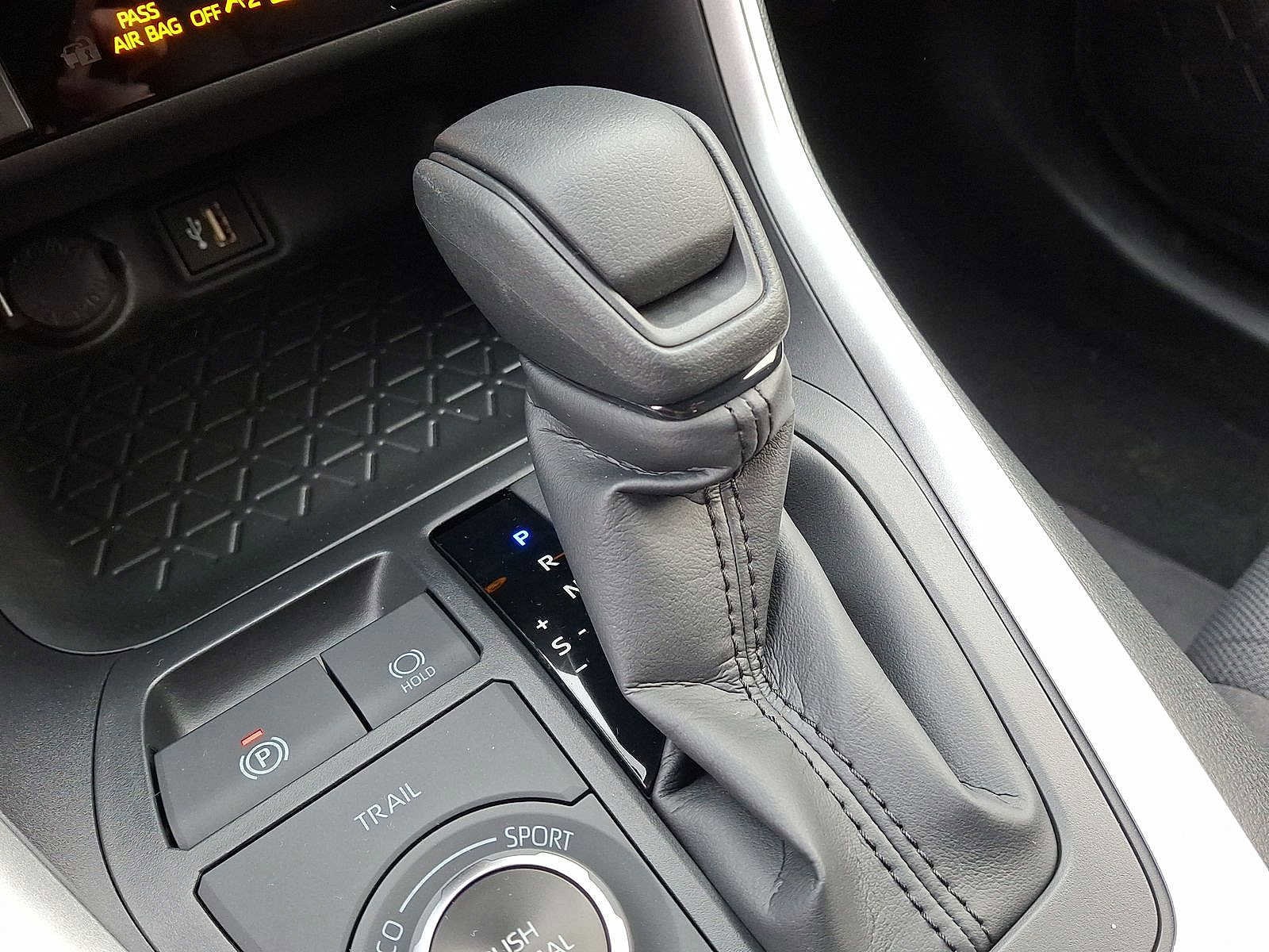 Thumbnail: 2025 Toyota RAV4 - 15