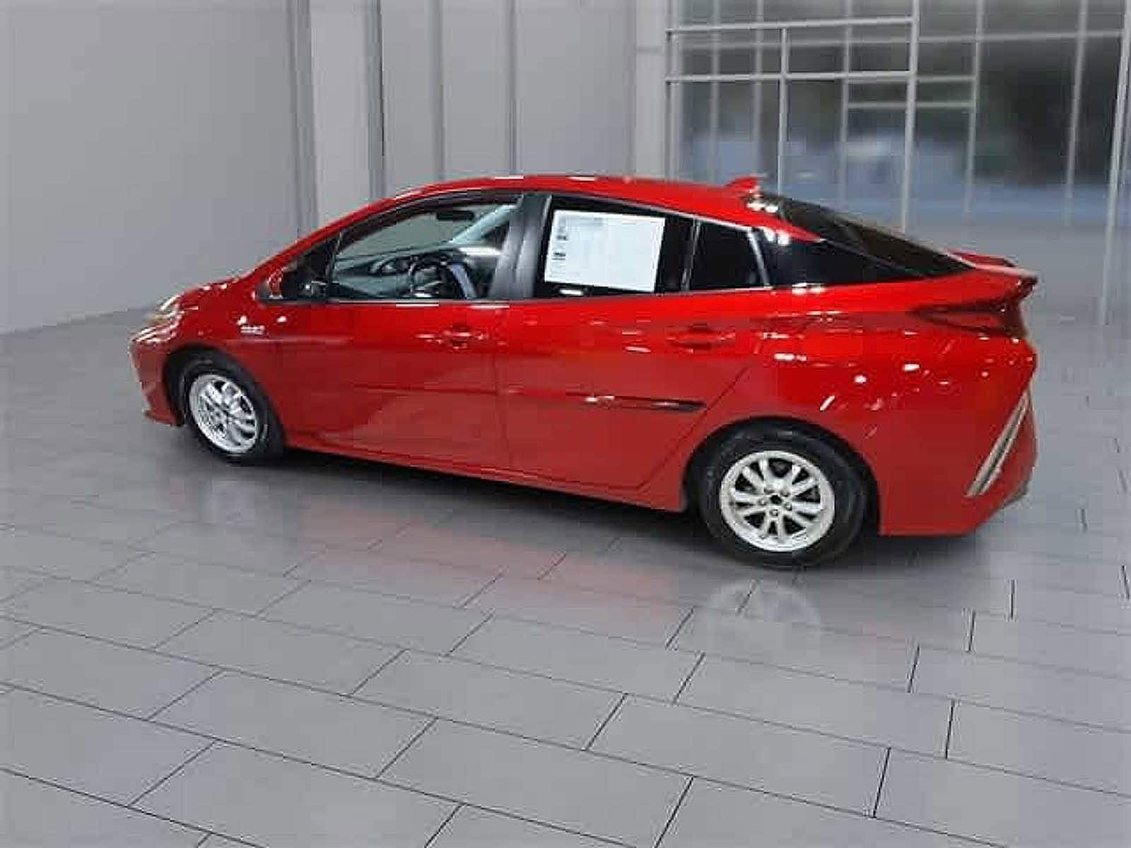 Thumbnail: 2022 Toyota Prius Prime - 8