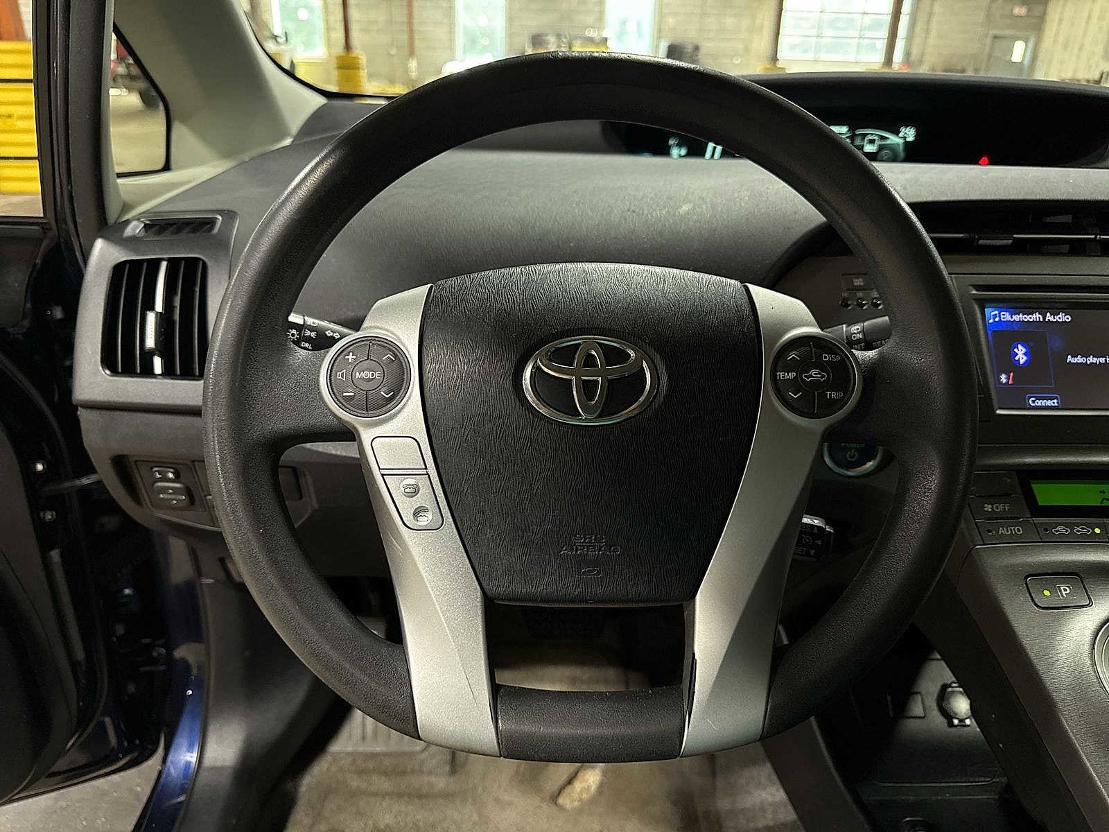 Thumbnail: 2015 Toyota Prius - 18