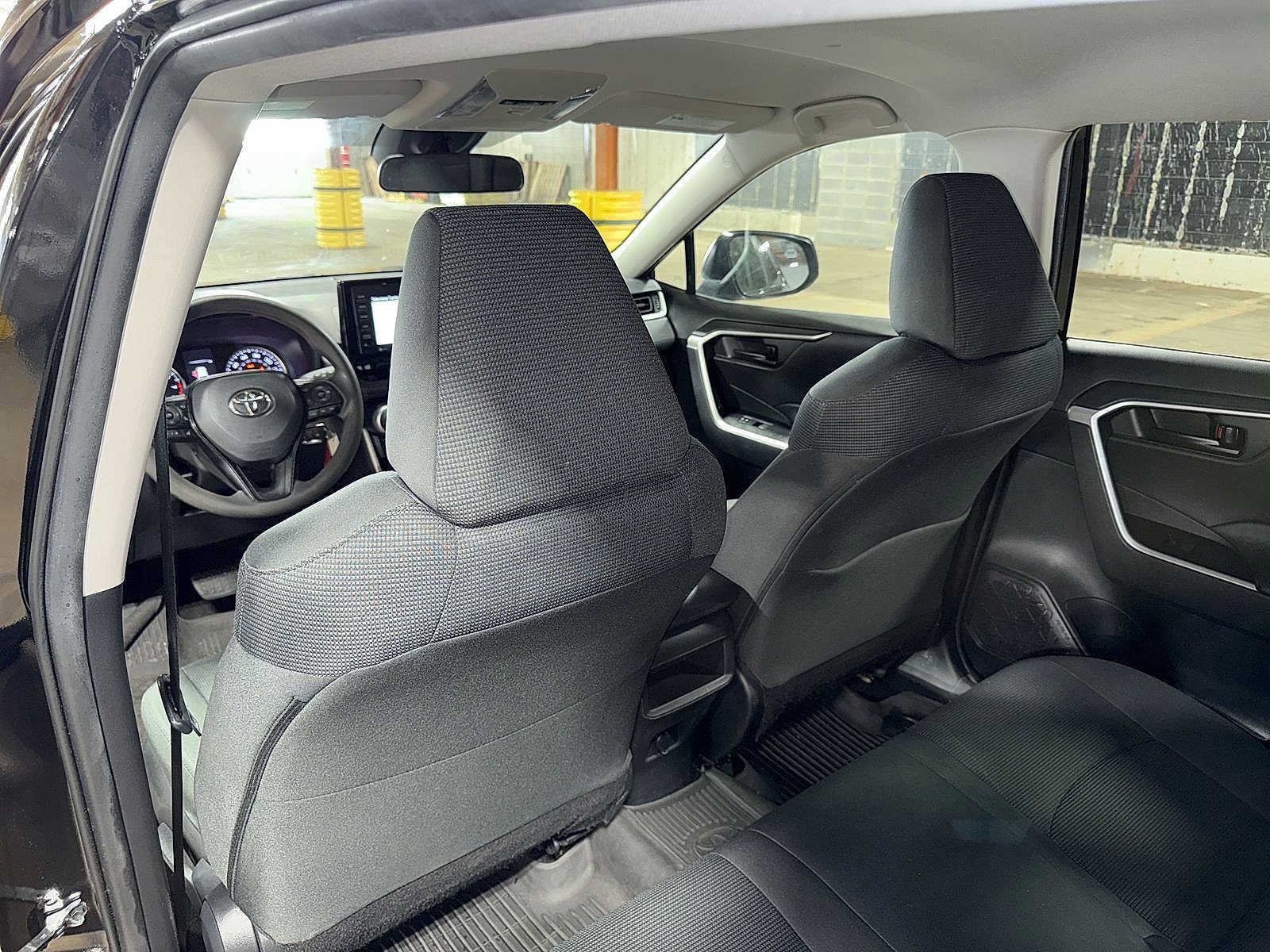 Thumbnail: 2021 Toyota RAV4 - 26