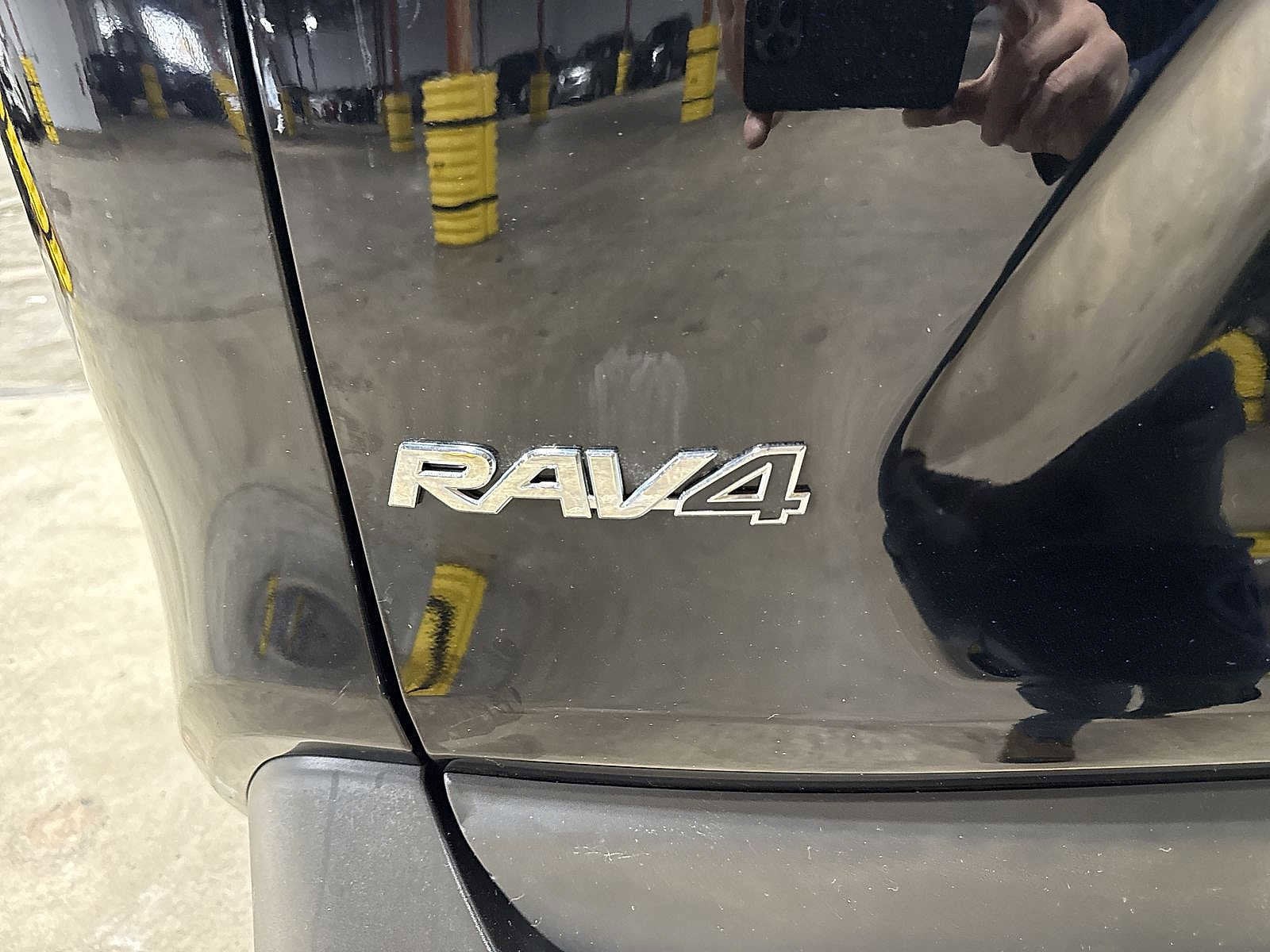 Thumbnail: 2019 Toyota RAV4 - 26