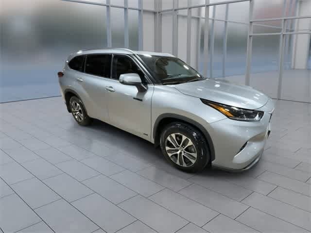 2021 Toyota Highlander Hybrid XLE photo 2