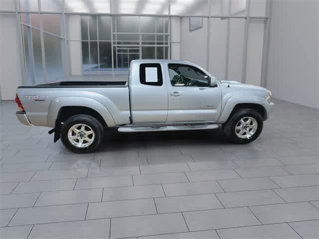Thumbnail: 2006 Toyota Tacoma - 9