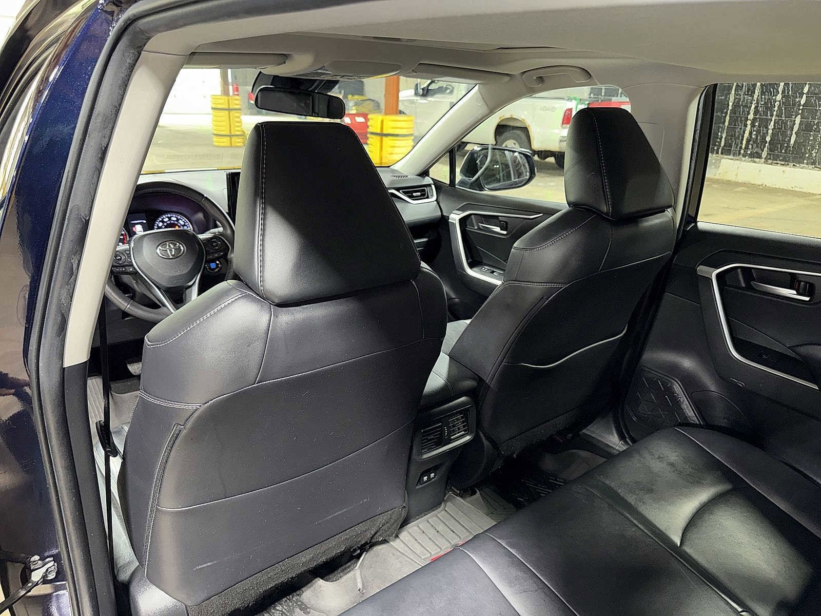 Thumbnail: 2020 Toyota RAV4 - 28