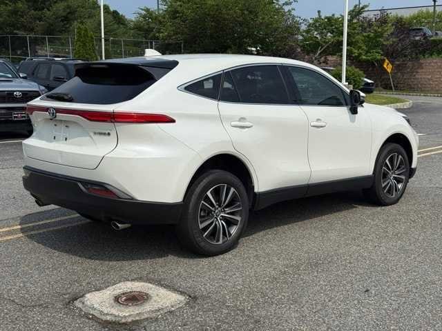 2022 Toyota Venza LE 4