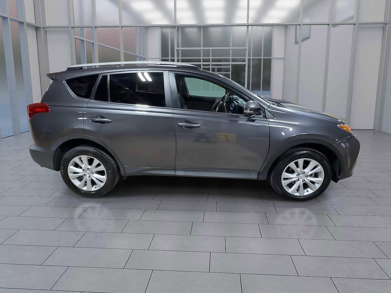 Thumbnail: 2015 Toyota RAV4 - 9