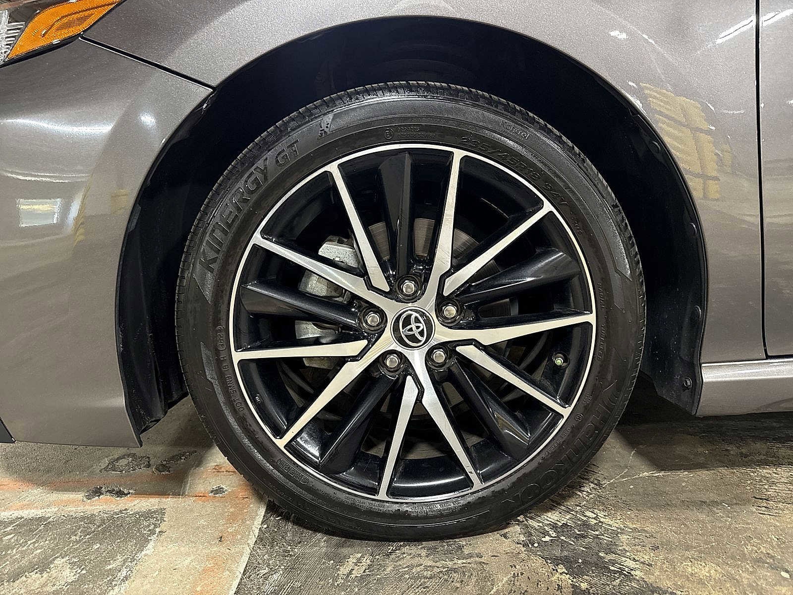 Thumbnail: 2023 Toyota Camry - 10