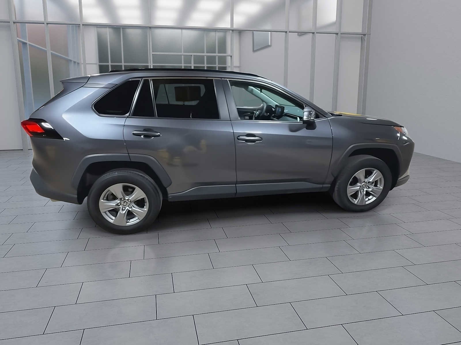 Thumbnail: 2022 Toyota RAV4 - 9