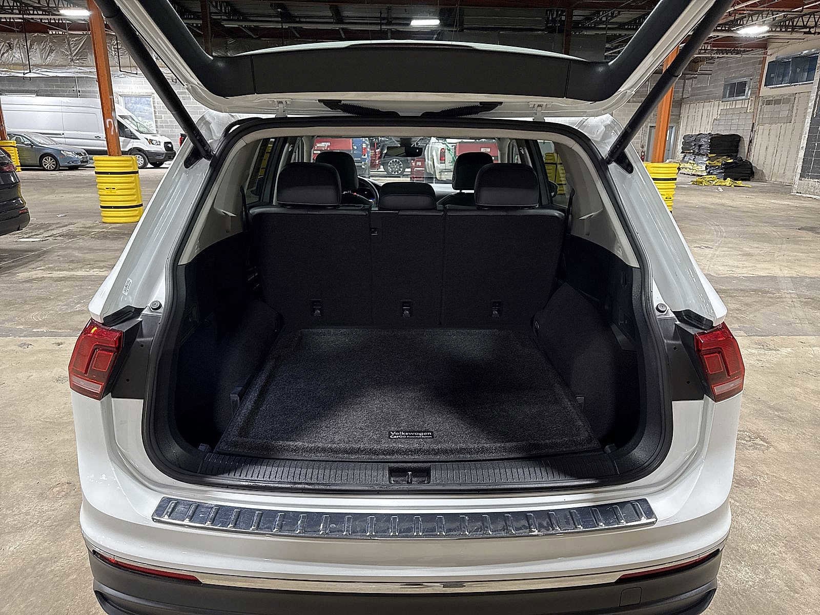 Thumbnail: 2022 Volkswagen Tiguan - 11