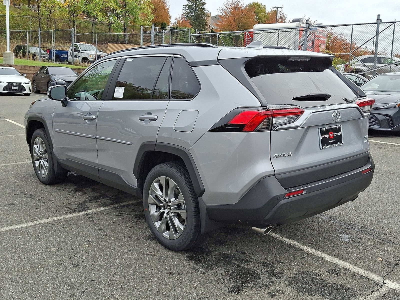 Thumbnail: 2025 Toyota RAV4 - 11