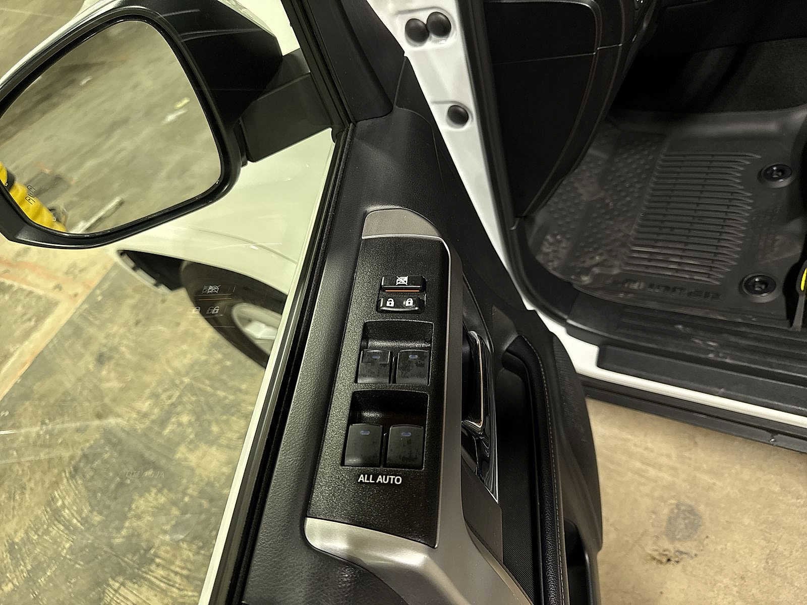 Thumbnail: 2024 Toyota 4Runner - 23