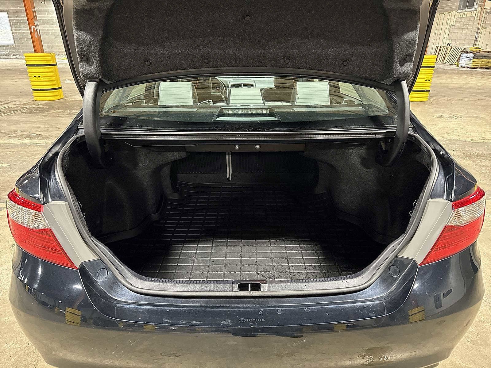 Thumbnail: 2017 Toyota Camry - 11