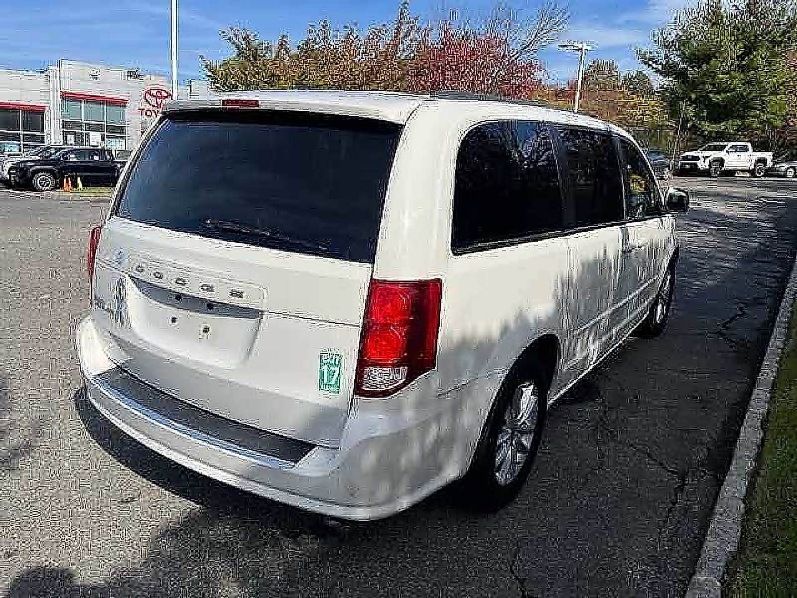 Thumbnail: 2013 Dodge Grand Caravan - 4