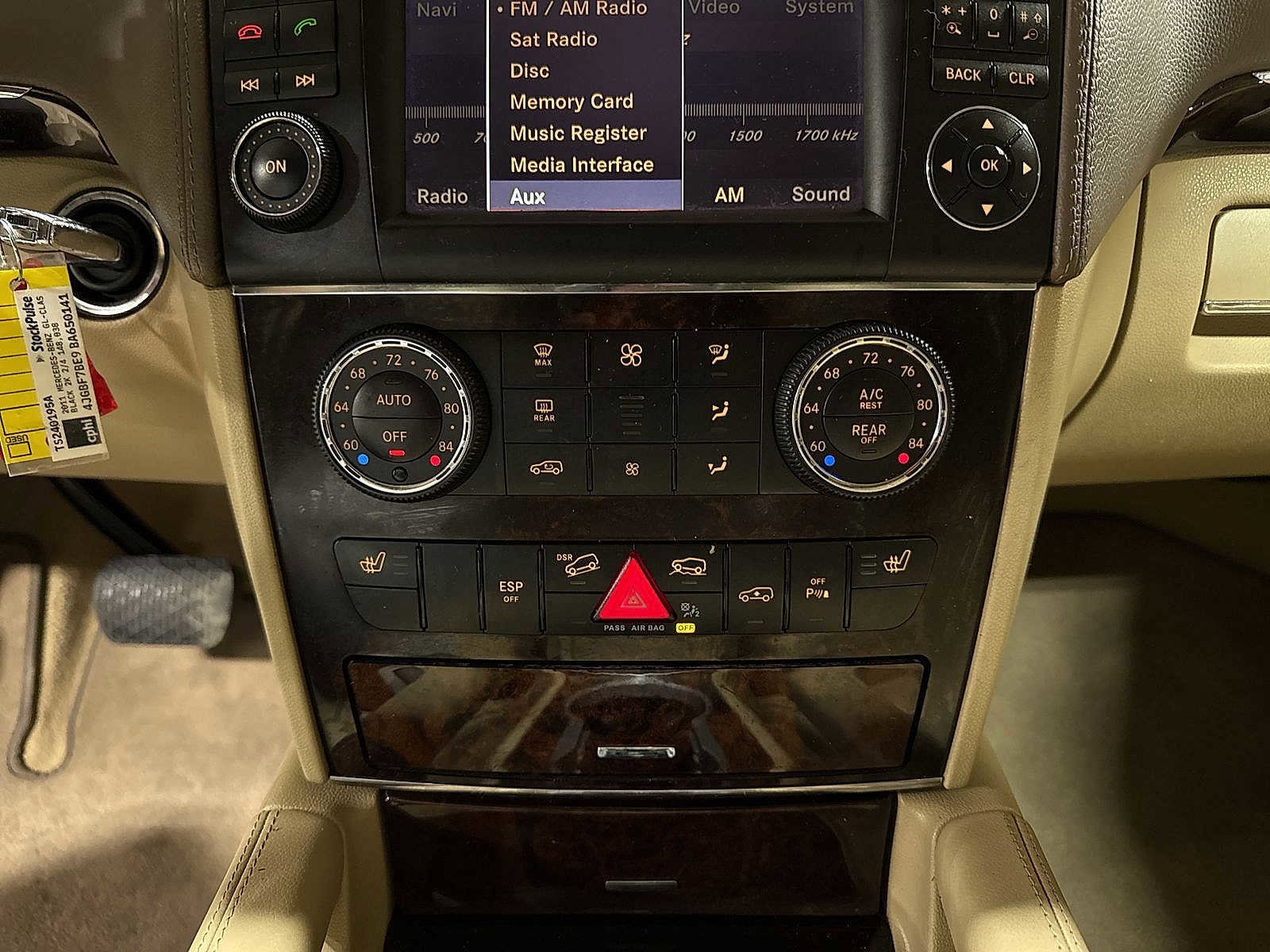 Thumbnail: 2011 Mercedes-Benz GL-Class - 23