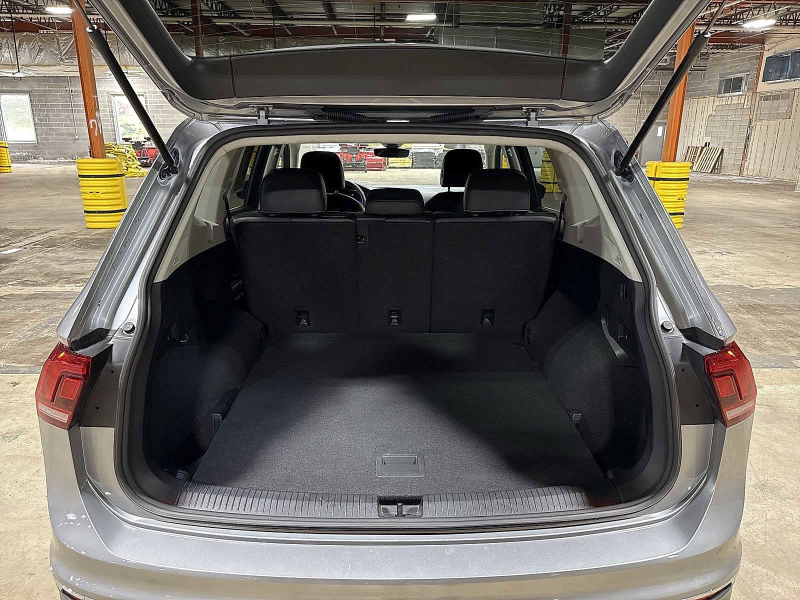 Thumbnail: 2023 Volkswagen Tiguan - 10