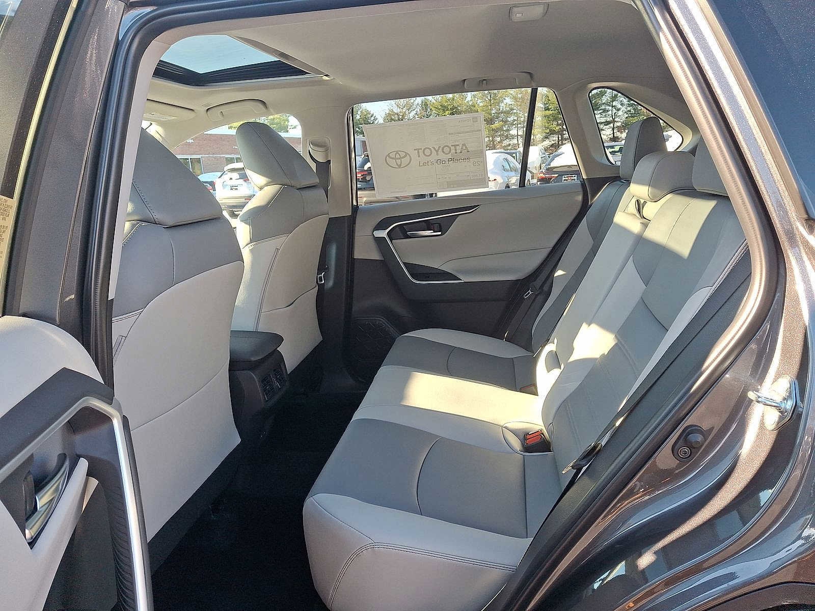 Thumbnail: 2025 Toyota RAV4 - 13